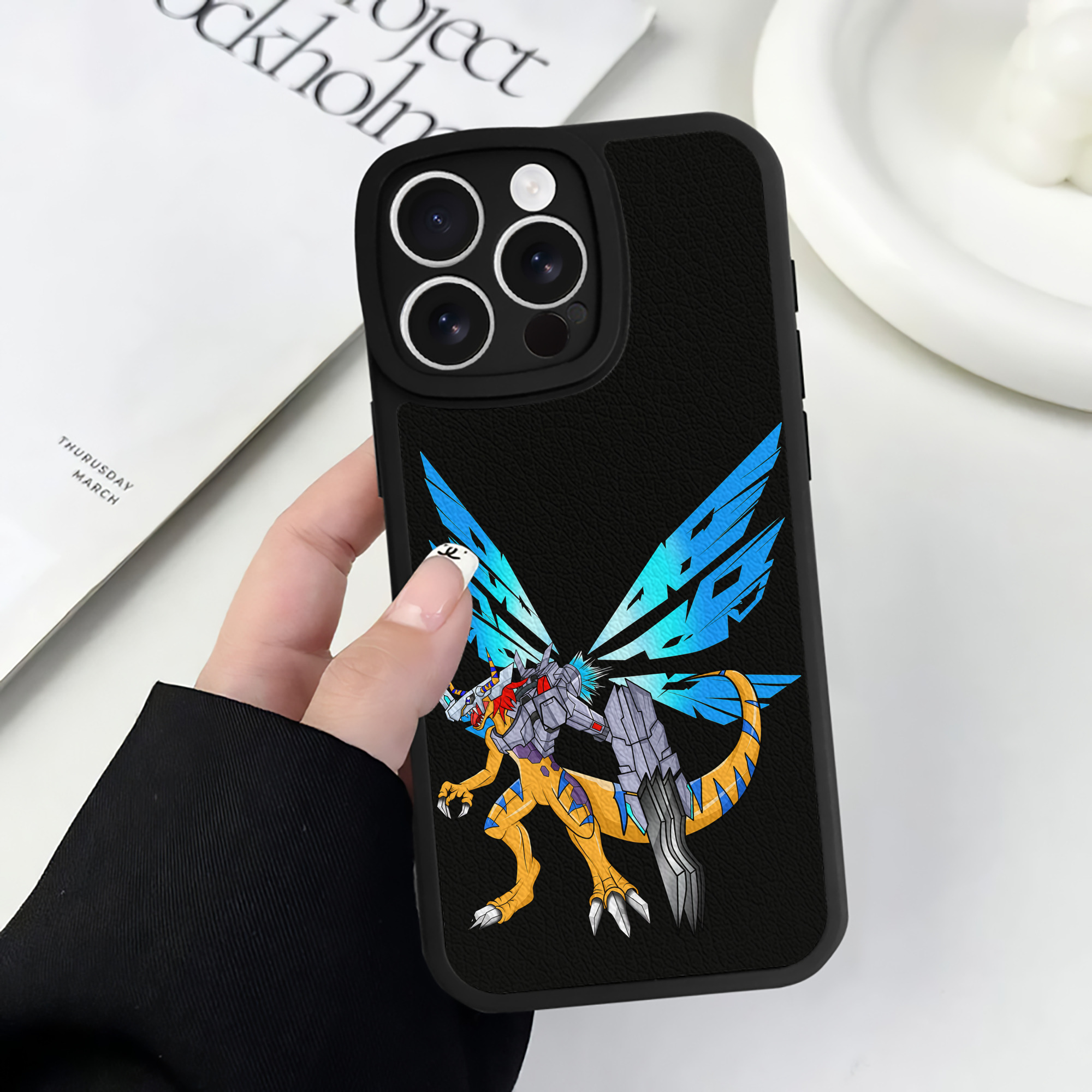 （画像用） Digimon デジタルモンスター/デジモン 【iPhone 16シリーズ対応】シリコンスマホケース（レザー調） 材質：シリコン